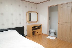 Sancheong Korean Medicine Family Hotel