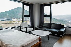 Sancheong Korean Medicine Family Hotel