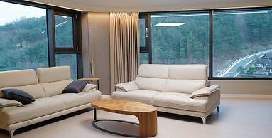 Sancheong Korean Medicine Family Hotel