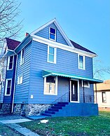 The Eastside Manor - Private Yard & Parking, Near Falls & Casino by Ni