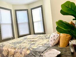 The Iron Scow - With Private Yard & Parking, Near Falls & Casino by Ni