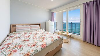 Gangneung Haerang Pension