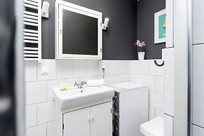 Premium Apartment Ludwinowska by Renters