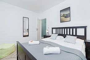 Premium Apartment Ludwinowska by Renters