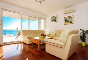 Lilly - spacious 3 bedroom apartment