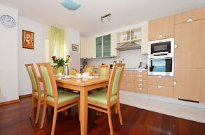 Lilly - spacious 3 bedroom apartment