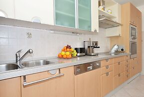 Lilly - spacious 3 bedroom apartment
