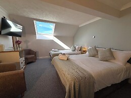 River Haven Hotel