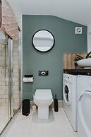 Entire House with Parking in Rugby