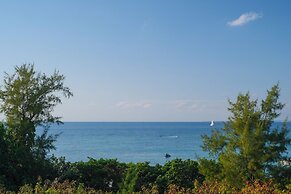 Odysis Onna Resort Hotel