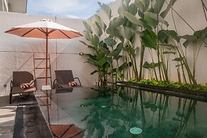 Kayumas Seminyak Resort