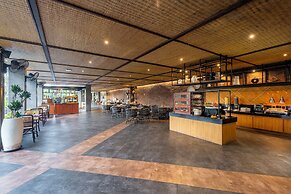 Kayumas Seminyak Resort