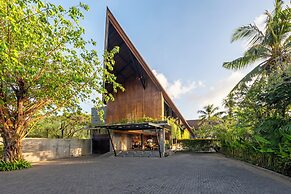 Kayumas Seminyak Resort
