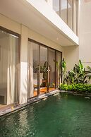 Kayumas Seminyak Resort