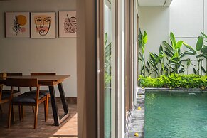 Kayumas Seminyak Resort