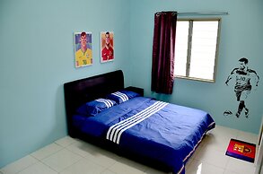 The Woodz Homestay - 2 Storey House