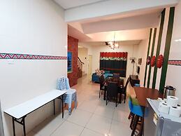 The Woodz Homestay - 2 Storey House