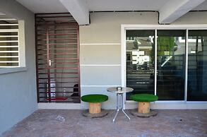 The Woodz Homestay - 2 Storey House