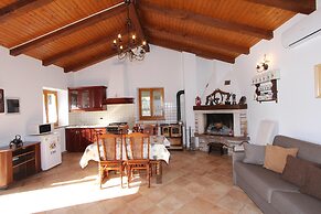 Holiday House San Pruti