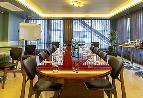 MUZE Hotel Düsseldorf - Handwritten Collection