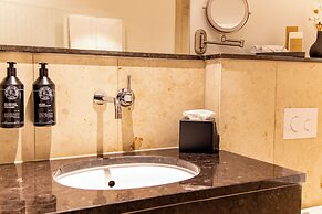 MUZE Hotel Düsseldorf - Handwritten Collection