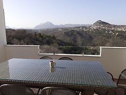 Modern 100m2 apt With the Terrace & Beautiful View