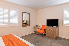 Inn At Moss Landing Point