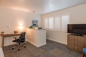 Inn At Moss Landing Point