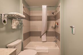 Inn At Moss Landing Point