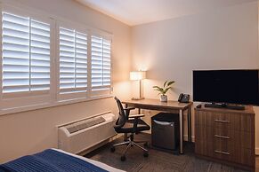 Inn At Moss Landing Point