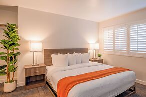 Inn At Moss Landing Point