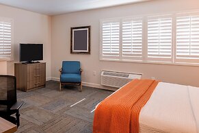 Inn At Moss Landing Point