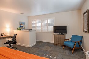 Inn At Moss Landing Point