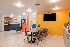 Inn At Moss Landing Point