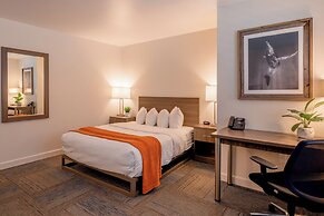 Inn At Moss Landing Point