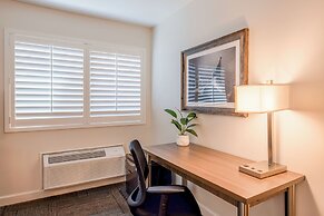 Inn At Moss Landing Point