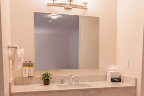 Inn At Moss Landing Point