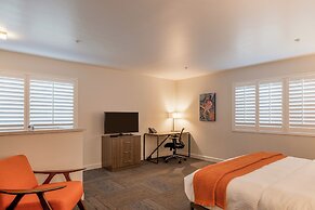 Inn At Moss Landing Point