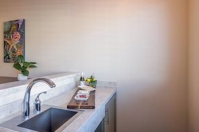 Inn At Moss Landing Point