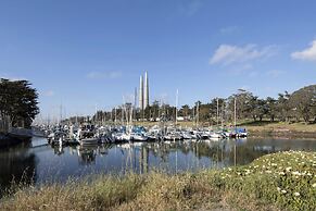 Inn At Moss Landing Point
