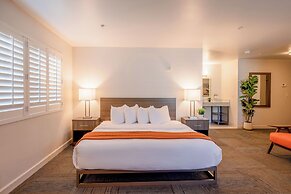 Inn At Moss Landing Point