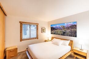 Modern 1 bedroom in Ski Trails by RedAwning Save 10% on 3 Nights, 15% 
