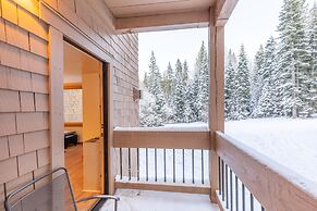 Modern 1 bedroom in Ski Trails by RedAwning Save 10% on 3 Nights, 15% 