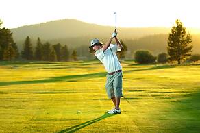 Modern 1 bedroom in Ski Trails by RedAwning Save 10% on 3 Nights, 15% 