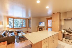 Modern 1 bedroom in Ski Trails by RedAwning Save 10% on 3 Nights, 15% 