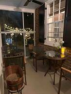 Historic Boyd Harvey House and Grounds 2 Bedroom Home by RedAwning