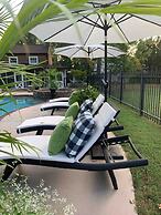 Historic Boyd Harvey House and Grounds 2 Bedroom Home by RedAwning