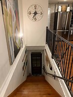 Five-star Historic Boyd Harvey Carriage House 2 Bedroom Home by Redawn
