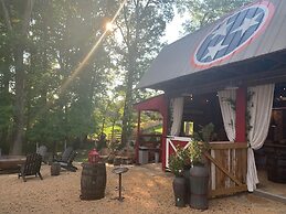 Boyd Harvey Main House And Carriage House 4 Bedroom Home by RedAwning