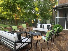 Boyd Harvey Main House And Carriage House 4 Bedroom Home by RedAwning